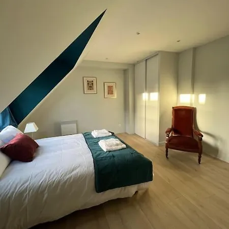 Duplex 50m2 Renove, Hyper-centre, St Sauveur