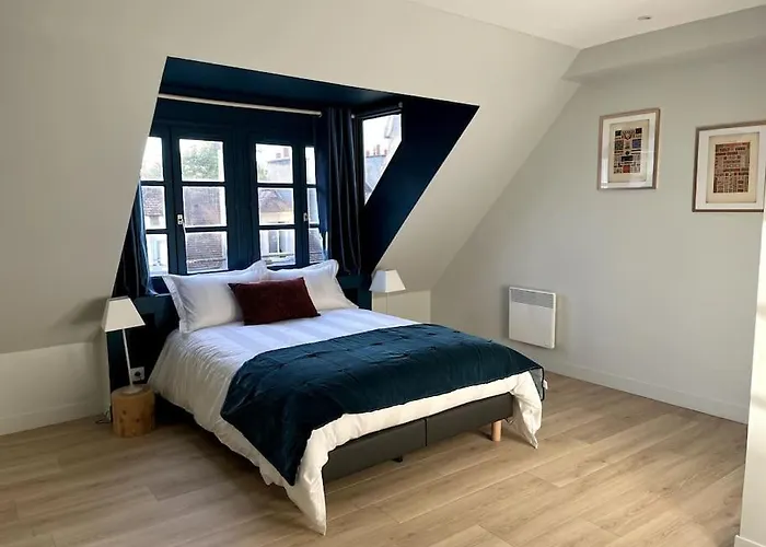 Apartment Duplex 50m2 Renove, Hyper-centre, St Sauveur *